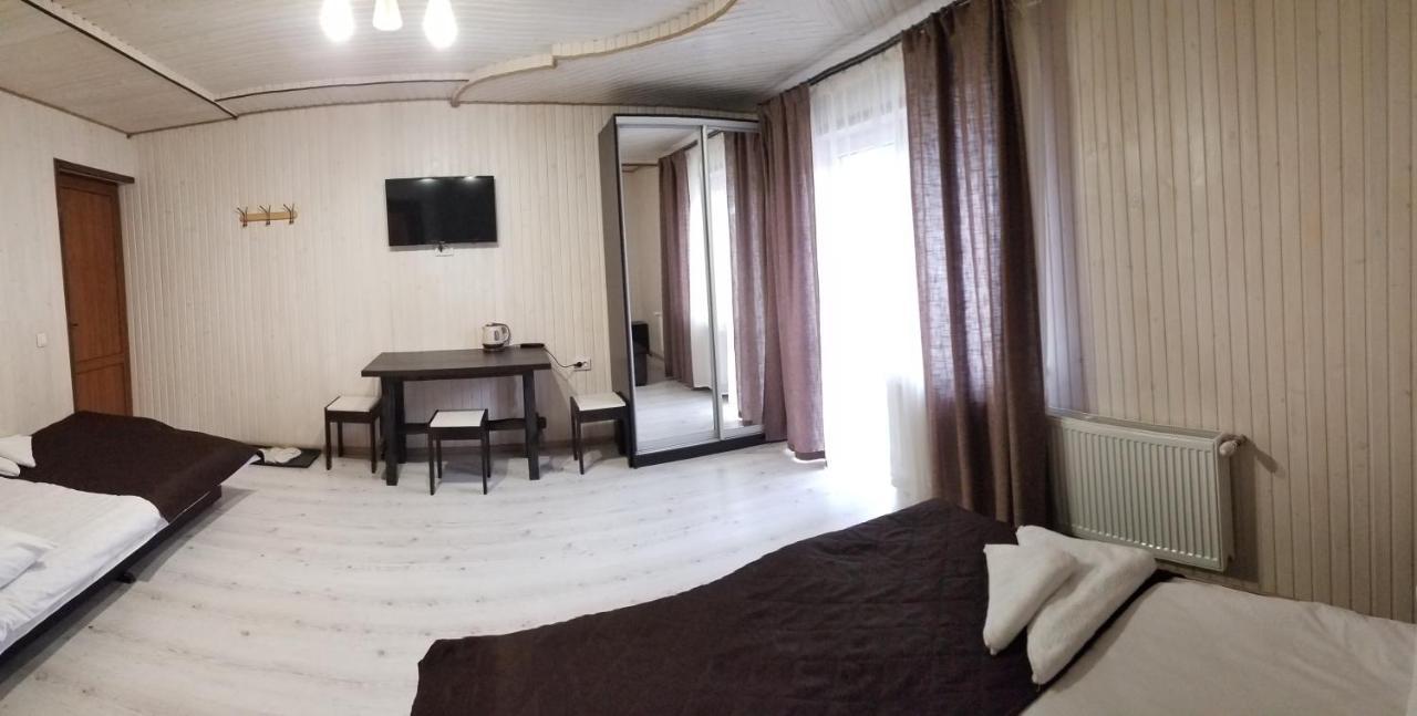 Guest House Mountain Bukovel Bagian luar foto