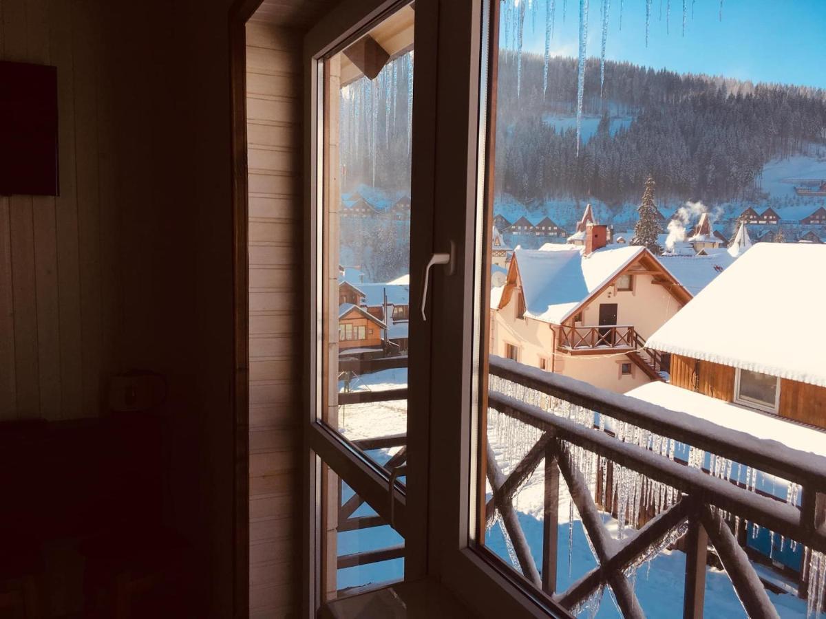 Guest House Mountain Bukovel Bagian luar foto