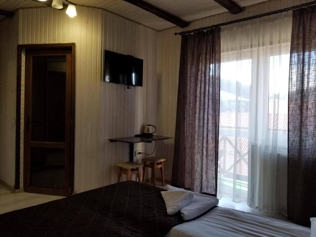 Guest House Mountain Bukovel Bagian luar foto
