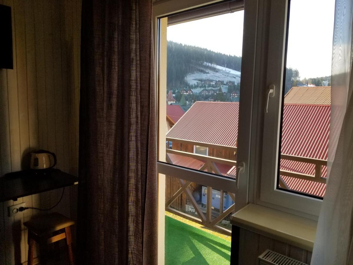 Guest House Mountain Bukovel Bagian luar foto