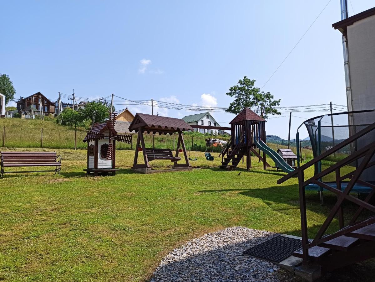 Guest House Mountain Bukovel Bagian luar foto