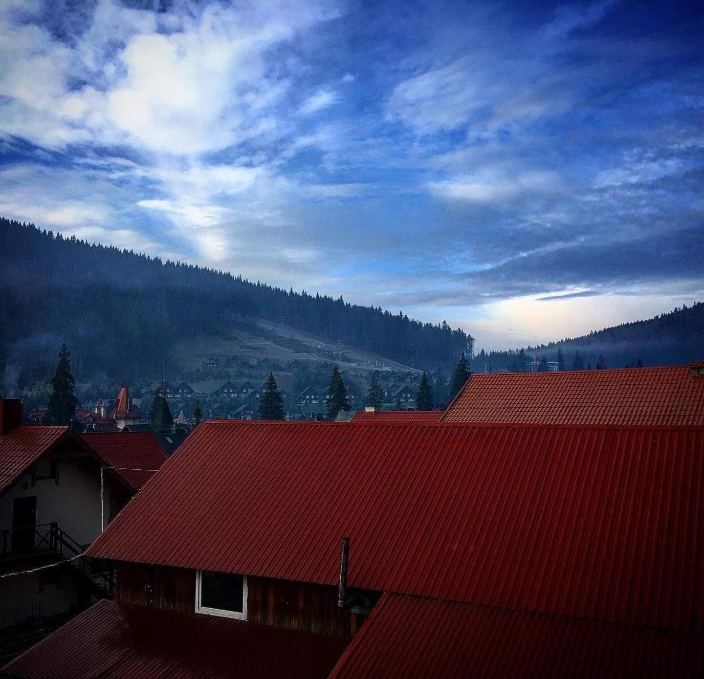 Guest House Mountain Bukovel Bagian luar foto